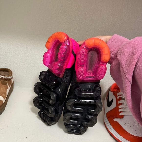 Nike Air Wmns VaporMax Moc 2 ‘Pink Blast’ - Picture 8 of 9